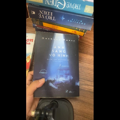Ánh sáng vô hình-Tác giảAnthony Doerr