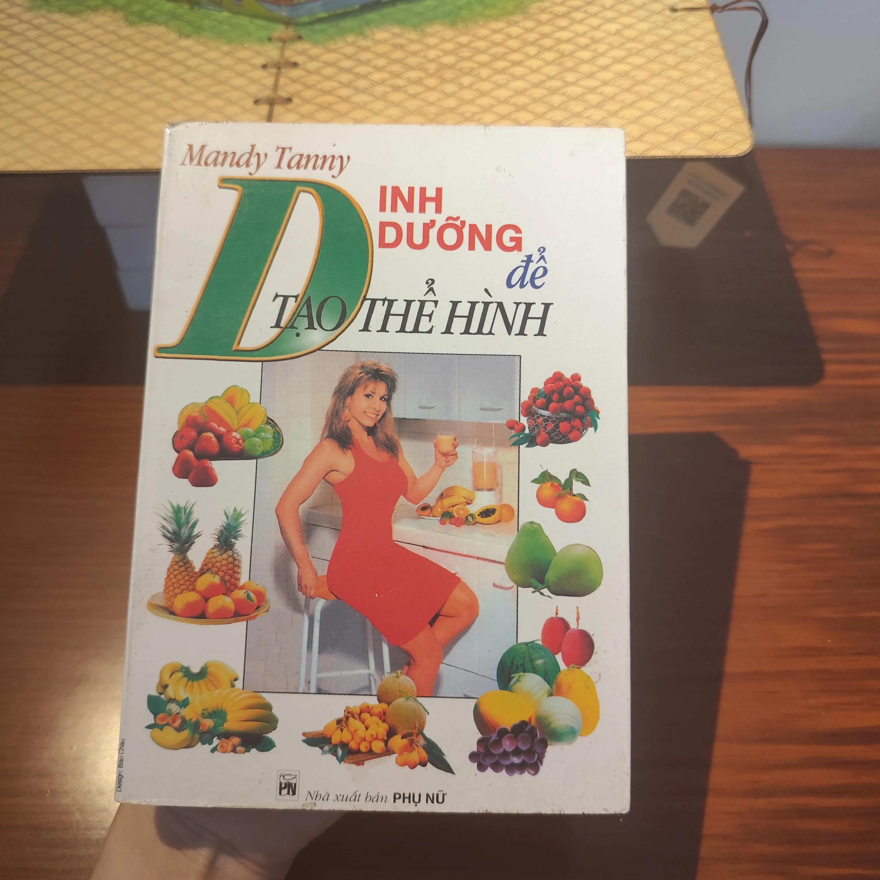Dinh dưỡng để tạo thể hình by  - Sách Book Cover - Ngọc Hiển Books