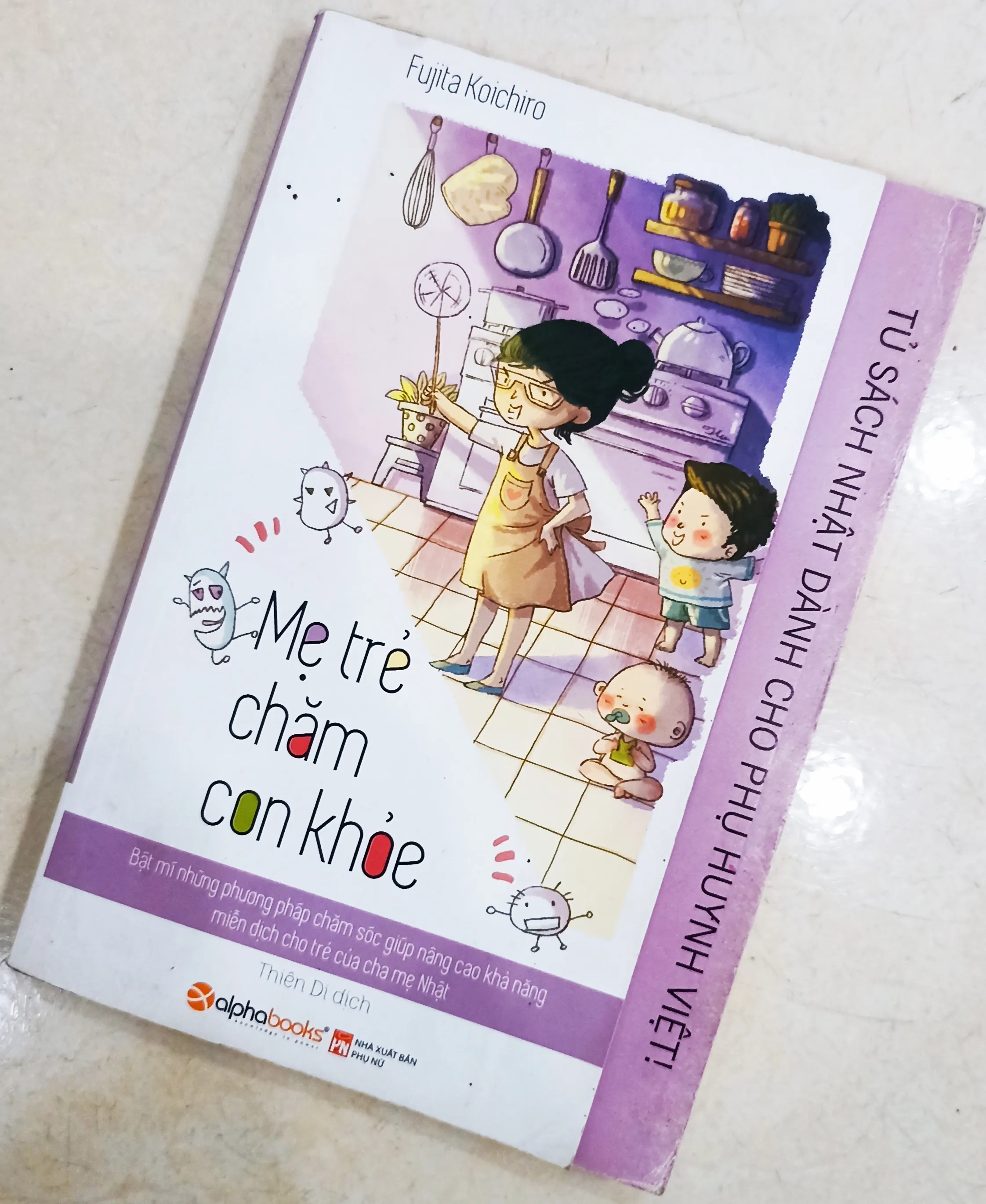 Mẹ trẻ chăm con khỏe 🌻 by  - Sách Book Cover - Ngọc Hiển Books