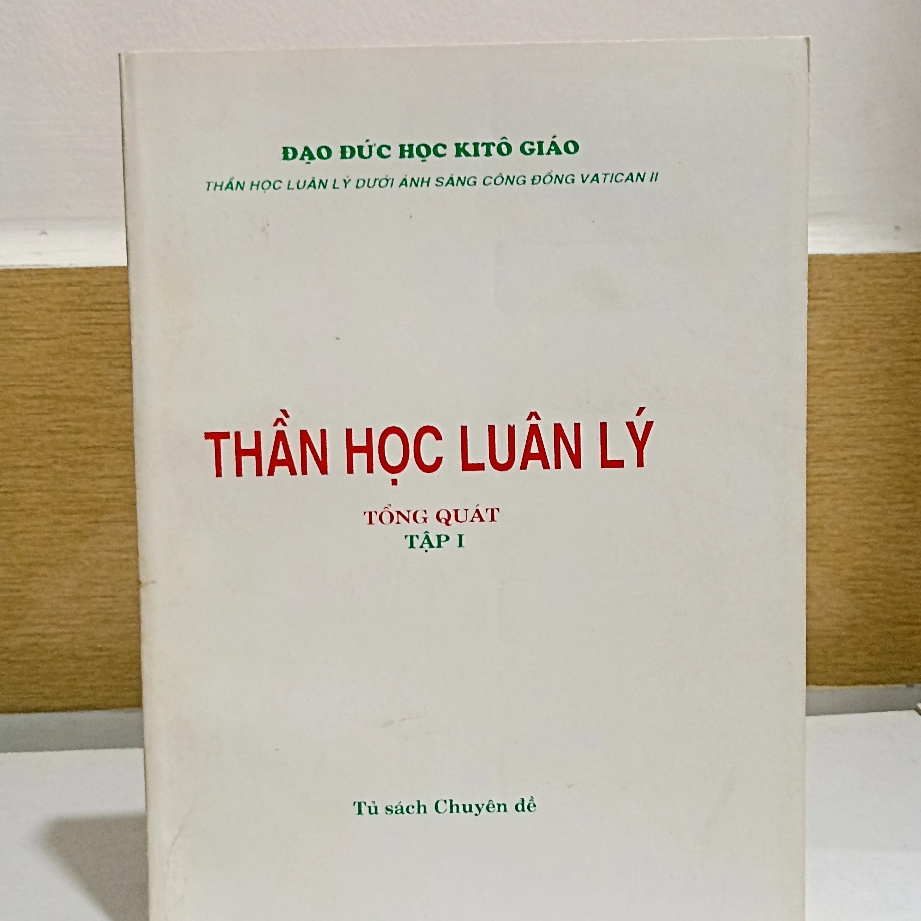 Thằng học luôn Lý tổng quát tập 1 🌻 by  - Sách Book Cover - Ngọc Hiển Books