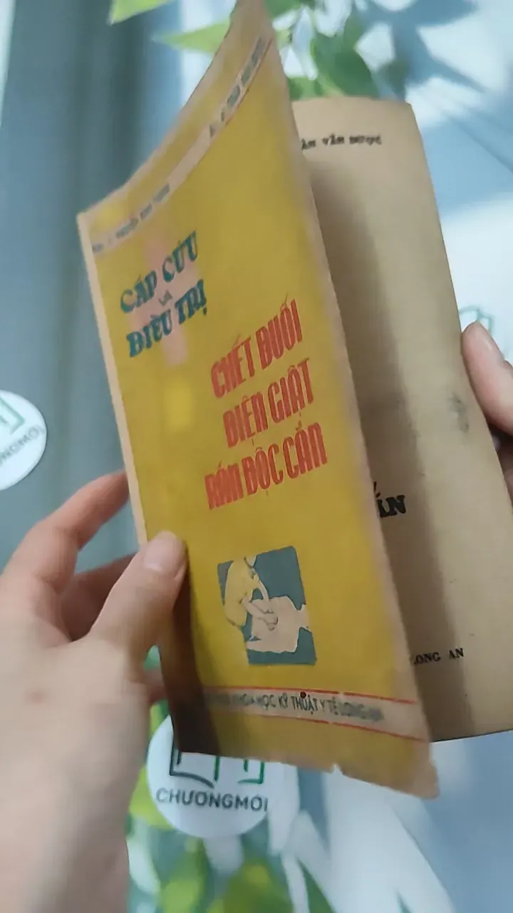 [XƯA] Cấp Cứu Và Điều Trị: Chết Đuối, Điện Giật, Rắn Độc Cắn (1982) - BS. Nguyễn Đình Thiêng - BS. Trần Văn Dược 776013