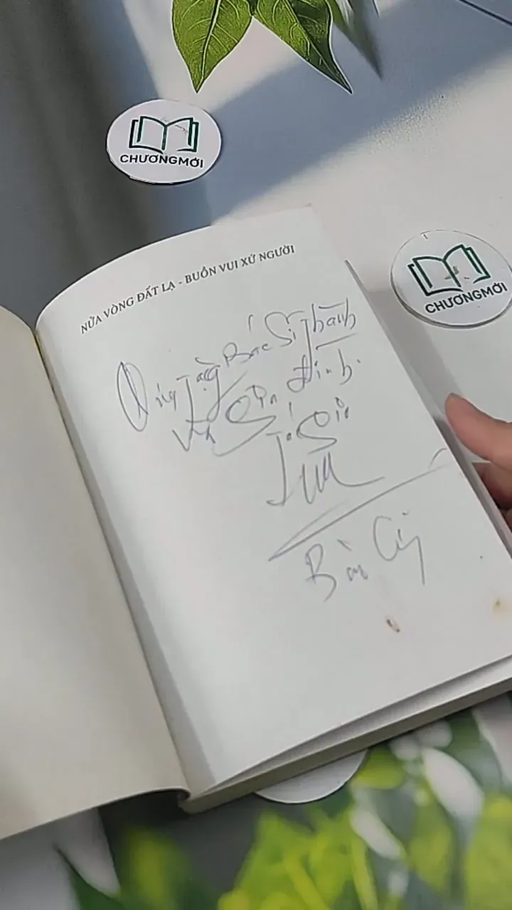 [MIỄN PHÍ BỌC SÁCH] Nửa Vòng Đất Lạ, Buồn Vui Xứ Người (Sách có chữ ký tác giả) - Bảo Cườ 705633