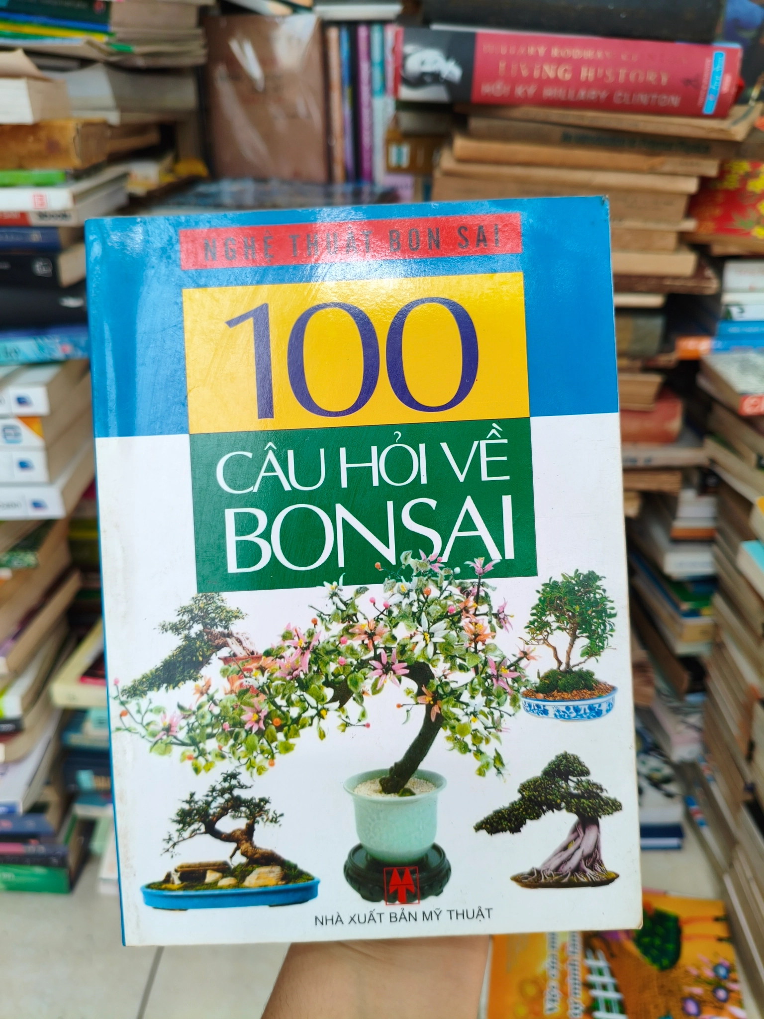 100 câu hỏi về Bonsai 🌱 by  - Sách Book Cover - Ngọc Hiển Books