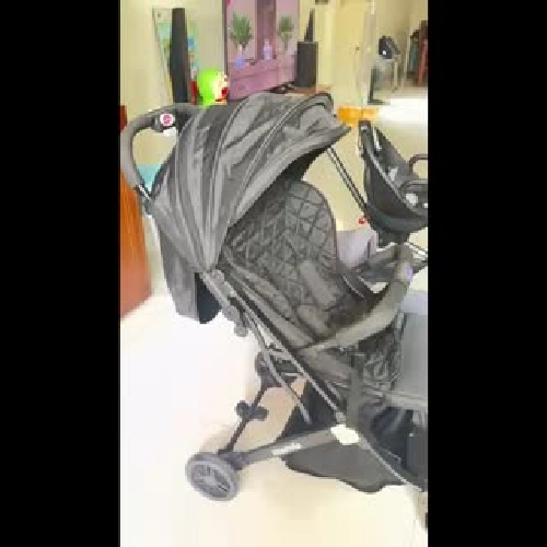 Thanh Lý toàn bộ ghế ngồi ô tô và 2 xe đẩy em bé mới 95% tặng kèm máy hút sữa