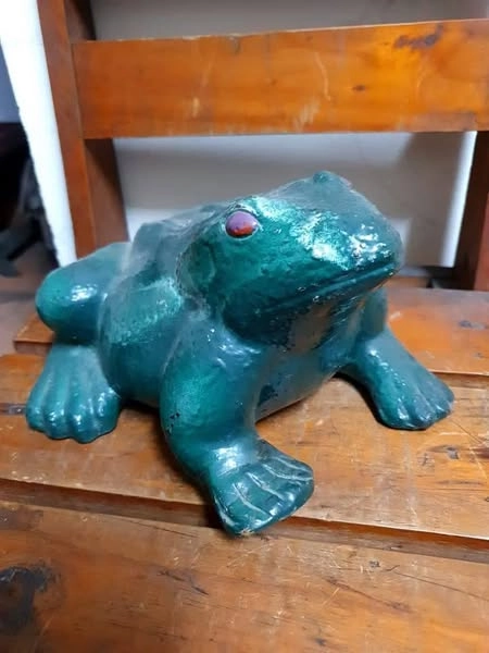 Ếch gốm to mập ~21cm lành đẹp. Nặng tay. by  - Sách Book Cover - Ngọc Hiển Books