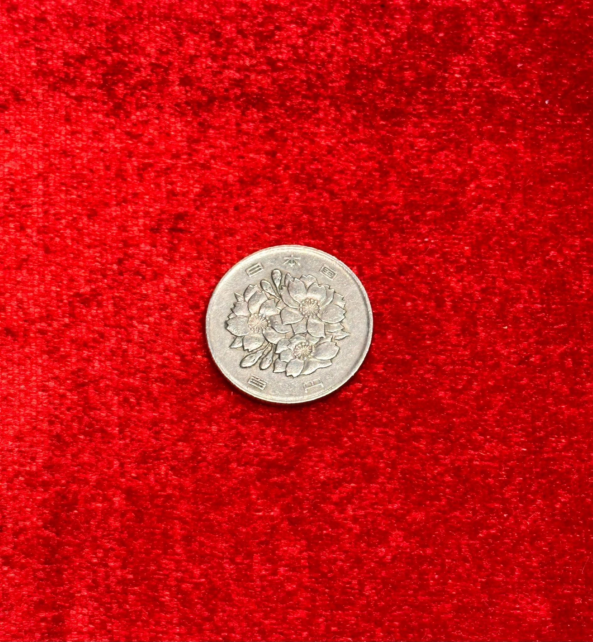 Xu 100 yên Nhật 1967 - xu bông hoa by  - Sách Book Cover - Ngọc Hiển Books