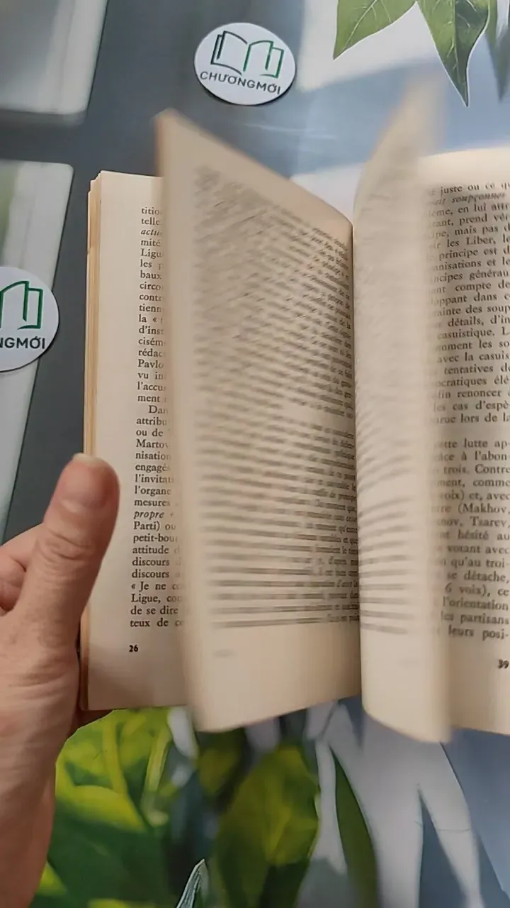 [MIỄN PHÍ BỌC SÁCH] [XƯA] Un pas en avant, deux pas en arrière (1970) - V. Lénine 754452