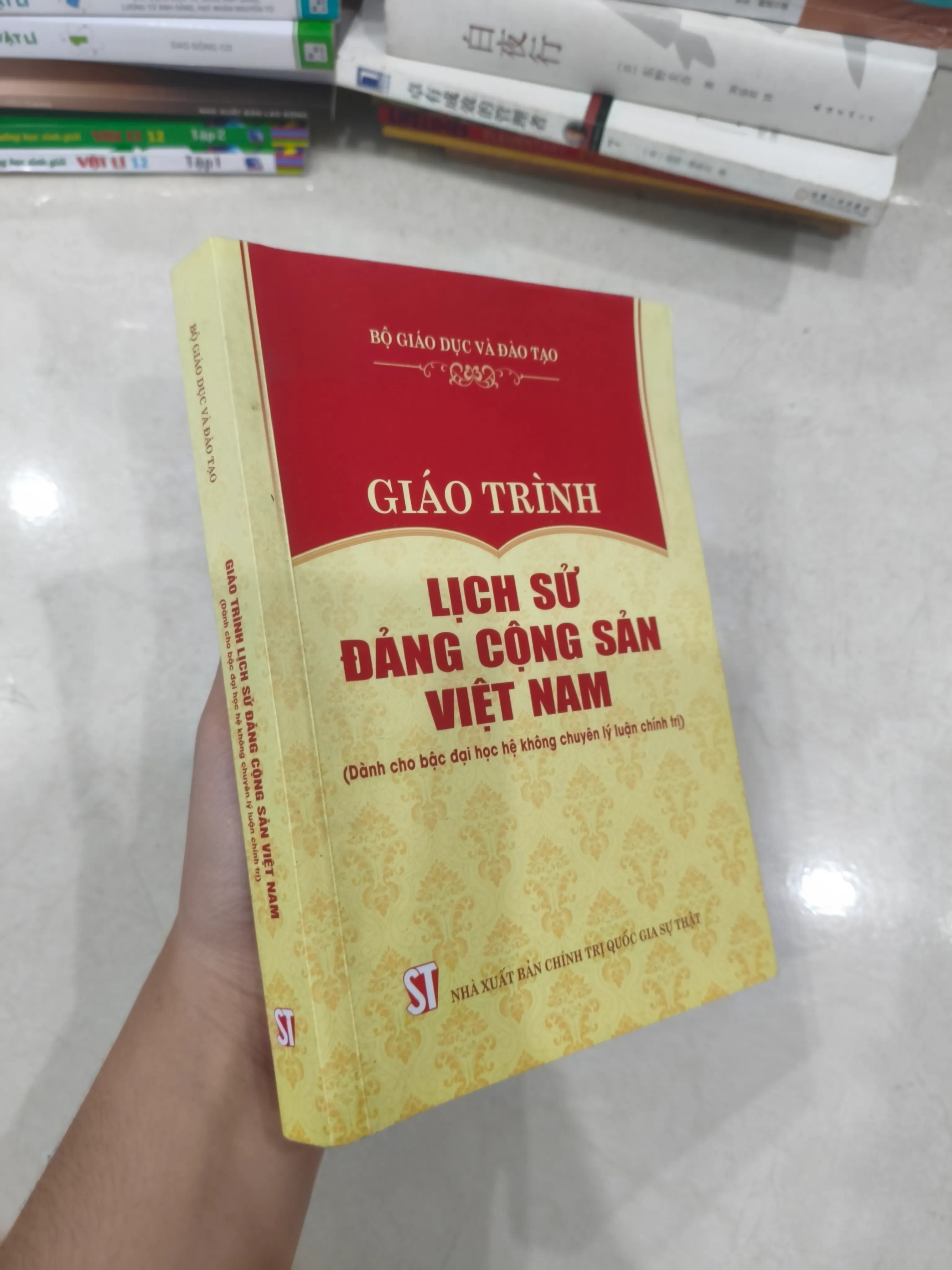 Giáo trình Lịch sử Đảng Cộng sản Việt Nam 🌱 by  - Sách Book Cover - Ngọc Hiển Books