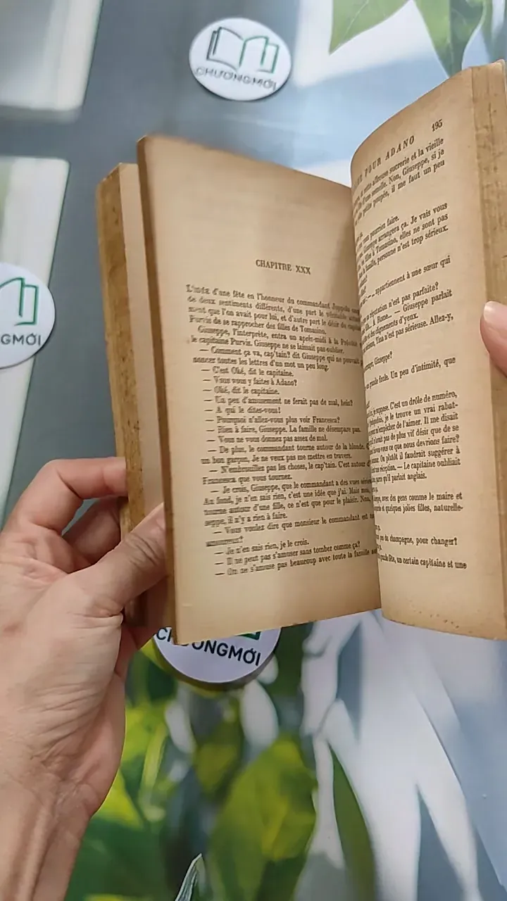 [XƯA] Une cloche pour Adano (1945) - John Hersey 754463