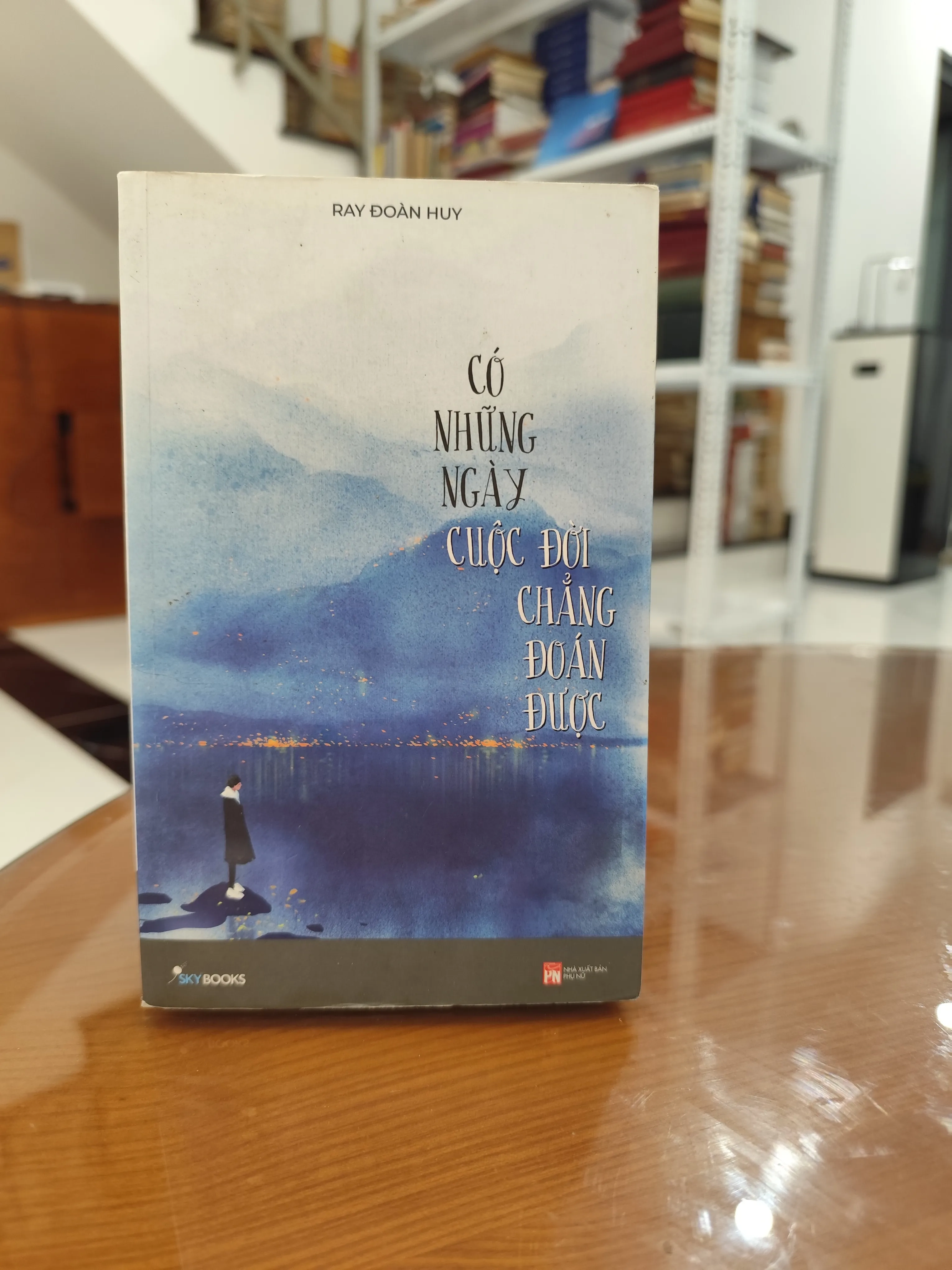 Có những ngày cuộc đời chẳng đoán được by  - Sách Book Cover - Ngọc Hiển Books