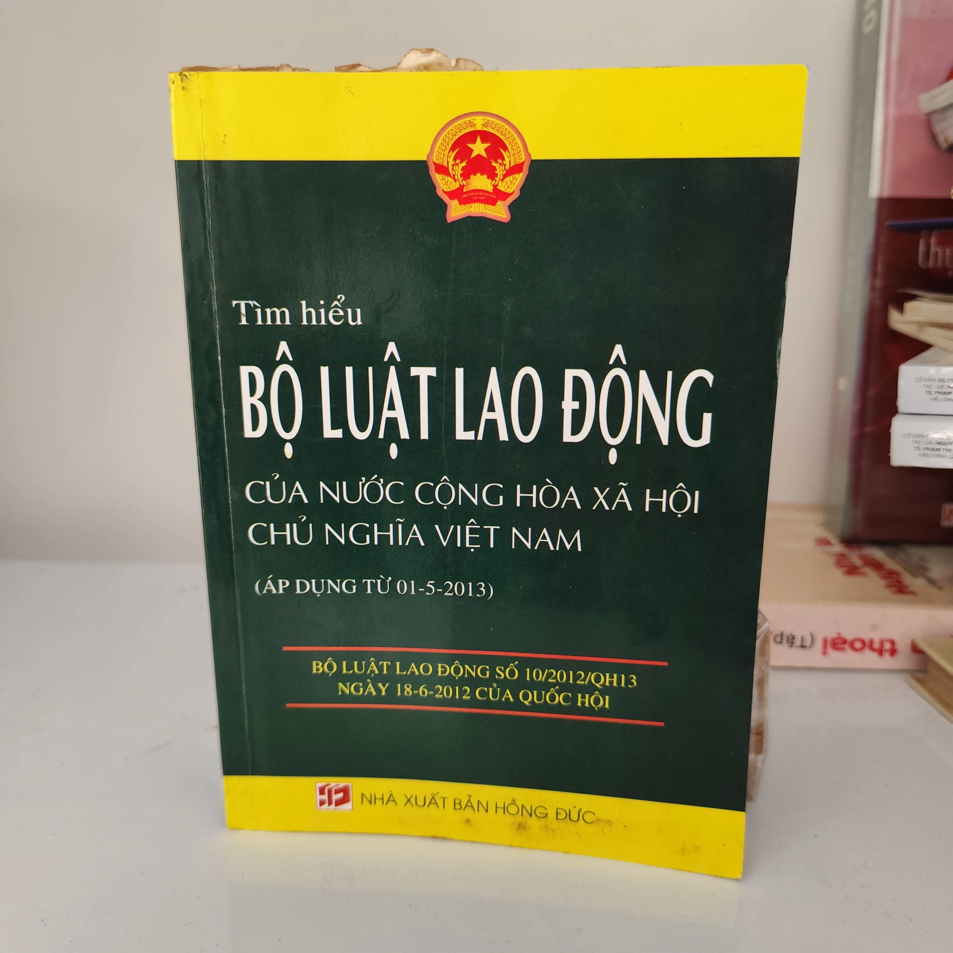 Tìm hiểu bộ luật lao động của nước Cộng Hòa Xã hội Chủ nghĩa Việt Nam by  - Sách Book Cover - Ngọc Hiển Books
