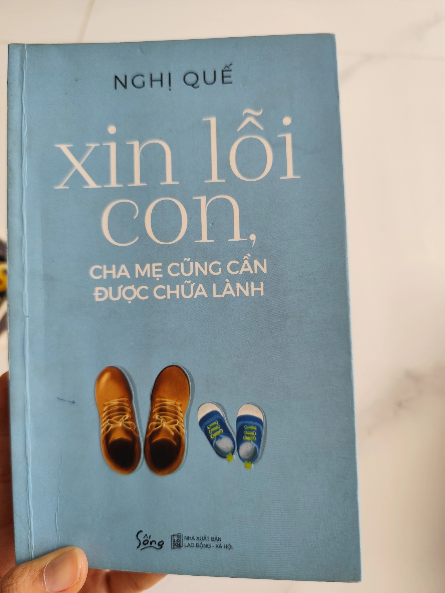 Xin lỗi con, cha mẹ cũng cần được chữa lành by  - Sách Book Cover - Ngọc Hiển Books