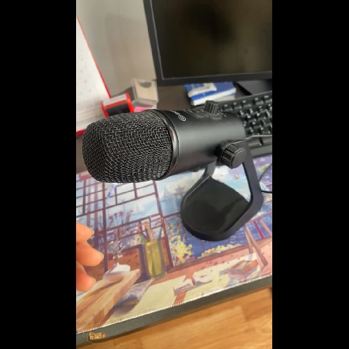 Míc để bàn BOYA âm thanh hay, lọc âm tốt. Như mới.