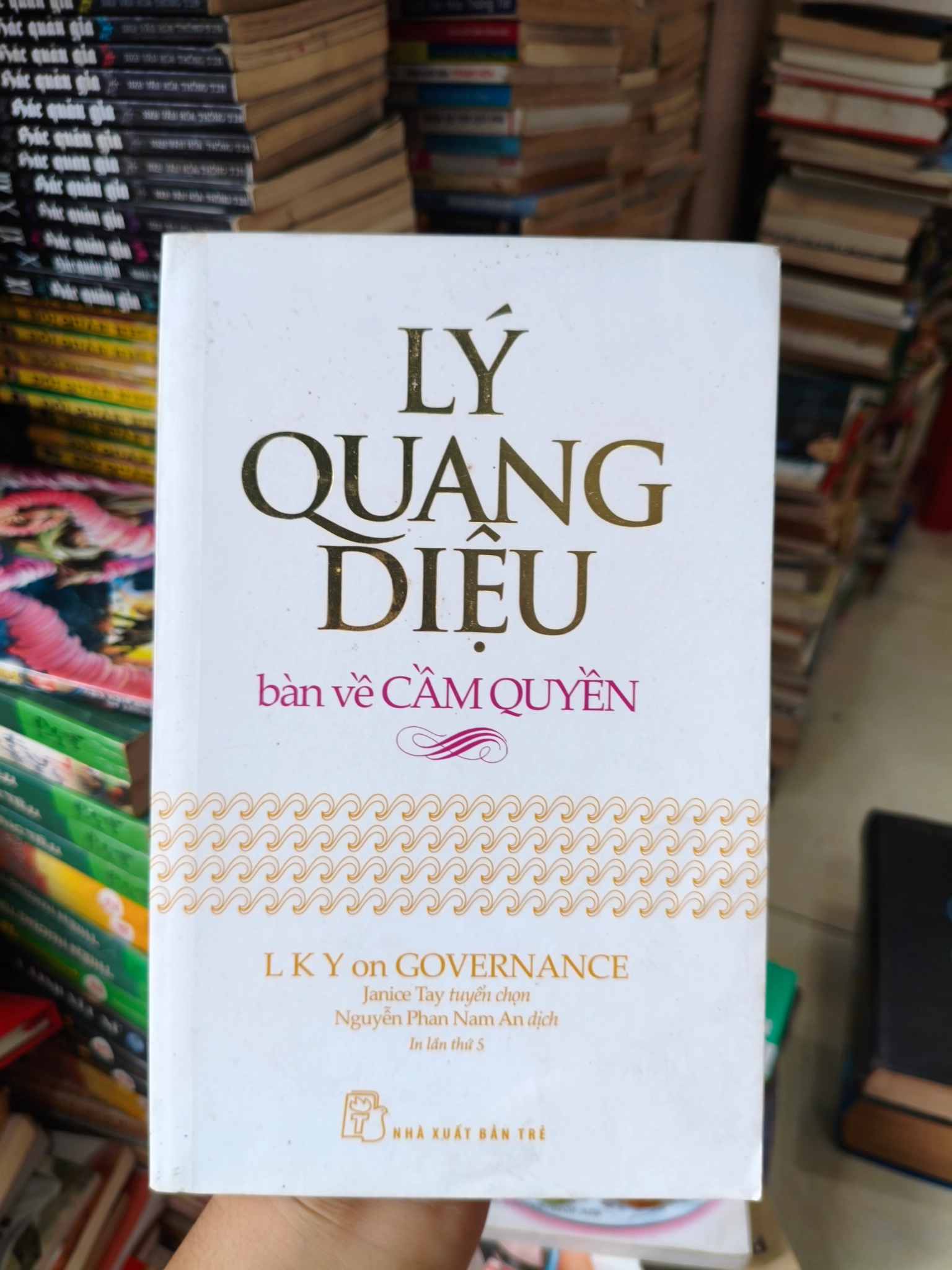 Lý Quang Diệu bàn về cầm quyền 🌱 by  - Sách Book Cover - Ngọc Hiển Books