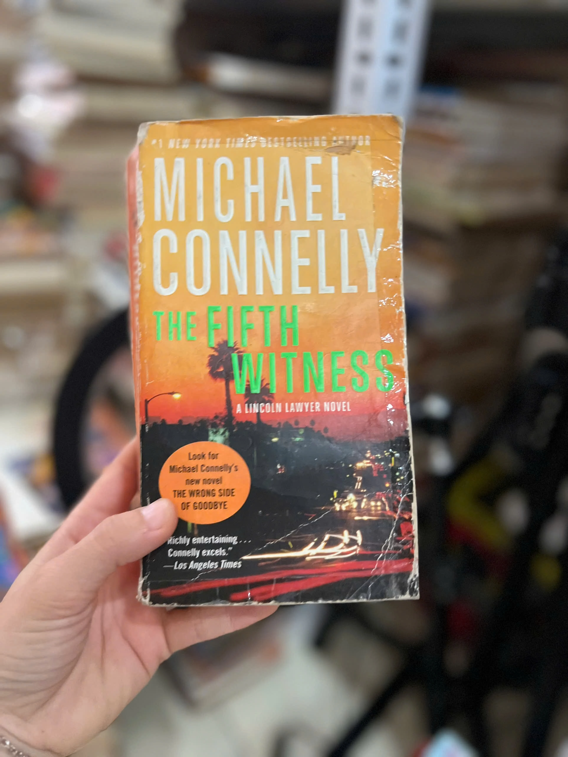 A Lincoln Lawyer Novel Ser.: The Fifth Witness by Michael Connelly by Michael Connelly - Sách Book Cover - Ngọc Hiển Books