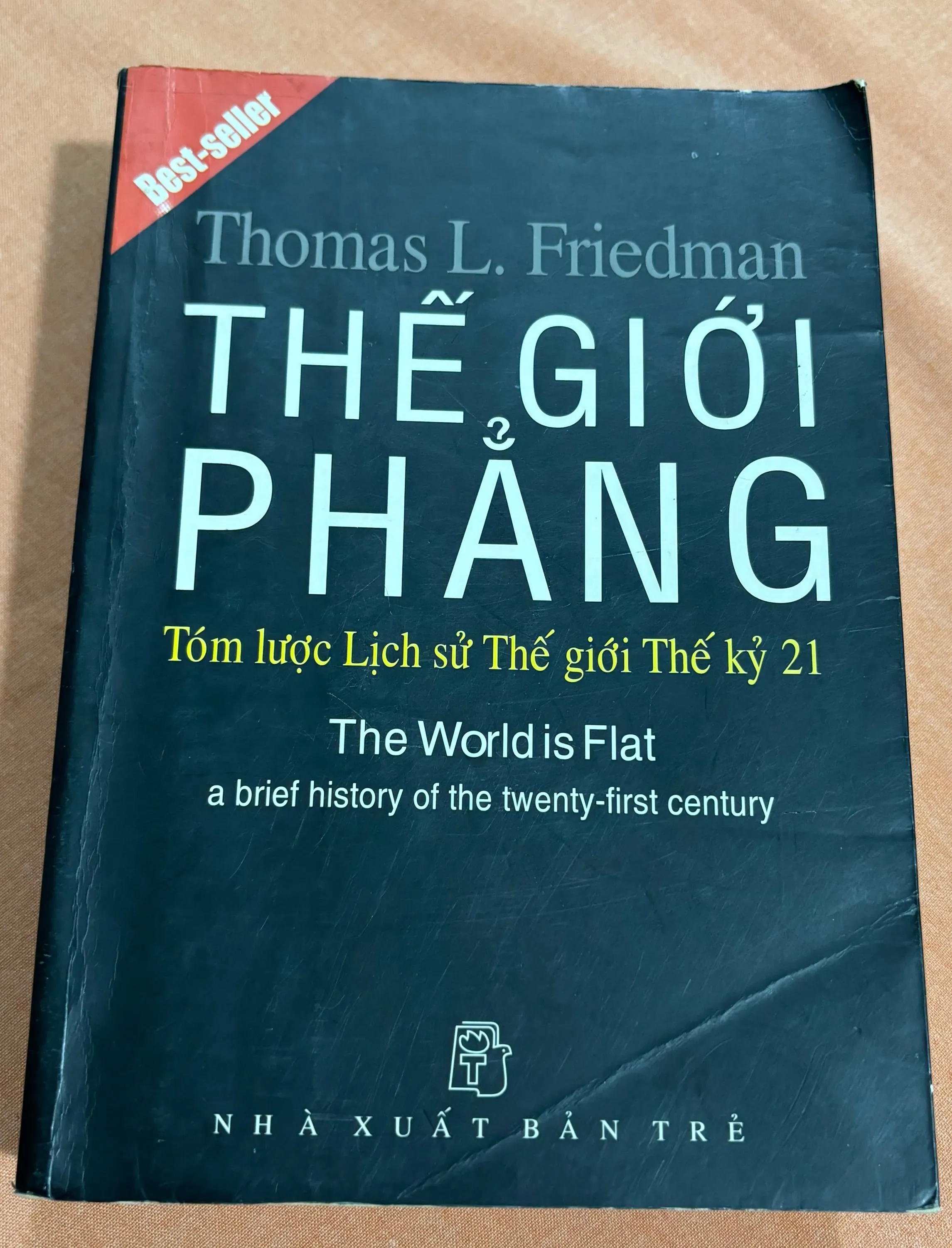 Thế giới phẳng 🌊 by  - Sách Book Cover - Ngọc Hiển Books