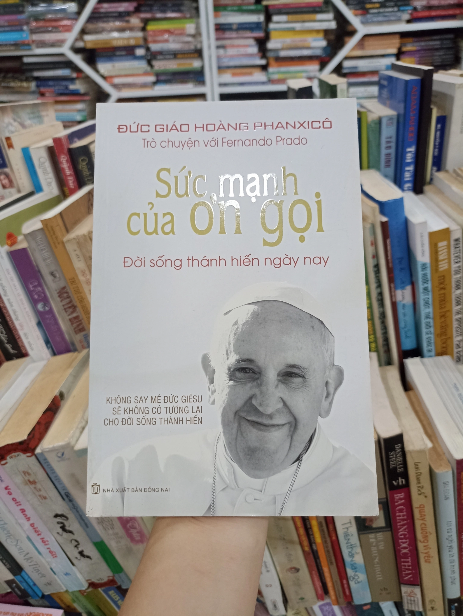 Sức Mạnh Của Ơn Gọi 🌻 by Đức Giáo Hoàng Phanxicô (Pope Francis) — trò chuyện với Fernando Prado; dịch giả: Lm. Lê Công Đức - Sách Book Cover - Ngọc Hiển Books