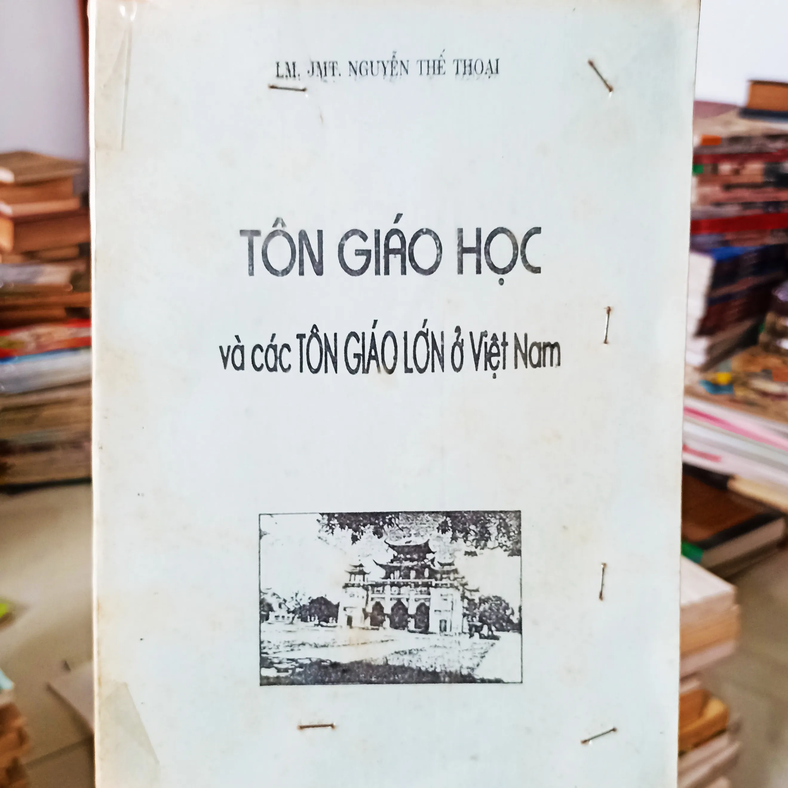 Tôn giáo học và các tôn giáo lớn ở Việt Nam 🌻 by Lm. JMT. Nguyễn Thế Thoại - Sách Book Cover - Ngọc Hiển Books