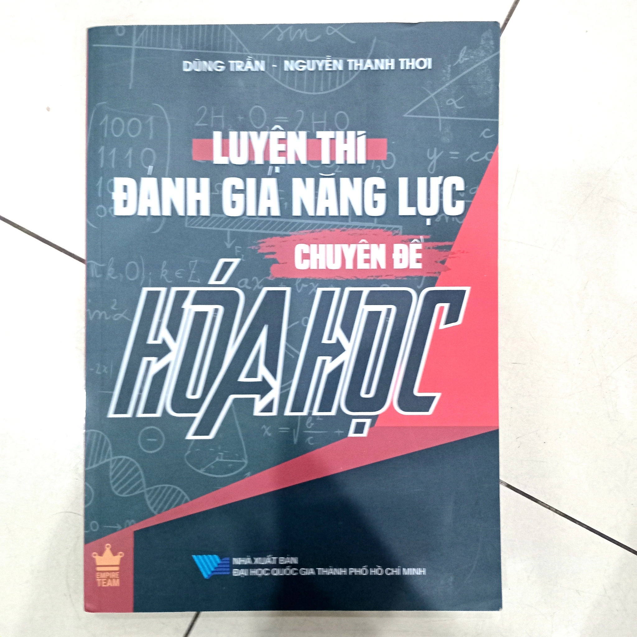 Luyện thi đánh giá năng lực chuyên đề hóa học 📚 by  - Sách Book Cover - Ngọc Hiển Books