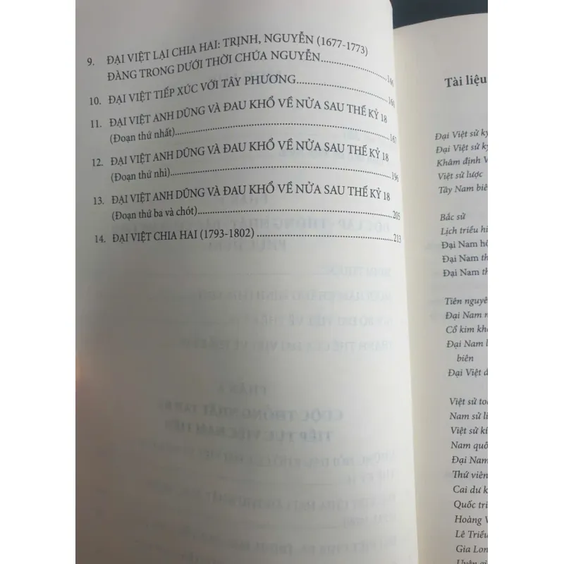 Sách Việt Sử Khảo Lược - Tôn Thất Dương Kỵ 1009040