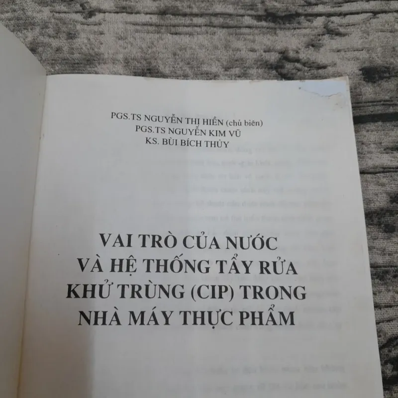 NƯỚC VÀ HỆ THỐNG TẨY RỬA KHỬ TRÙNG (CIP) NM. thực phẩm. CB. Phó GS Tiến sỹ Ng. T. Hiền 605077