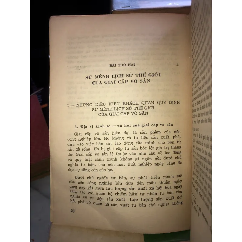 Chủ nghĩa cộng sản khoa học - Chương trình trung cấp 1017753