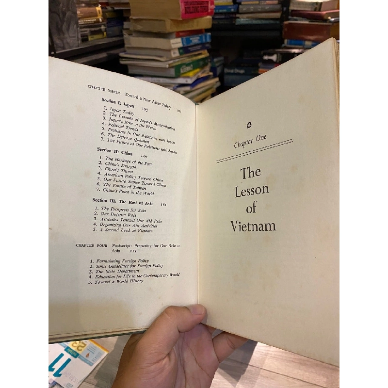 Beyond Vietnam - Edwin O. Reischauer 1026304