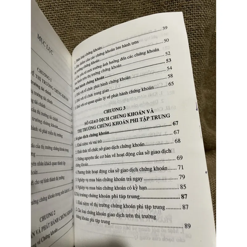 Thị trường chứng khoán- đại học Chu Văn An 934179