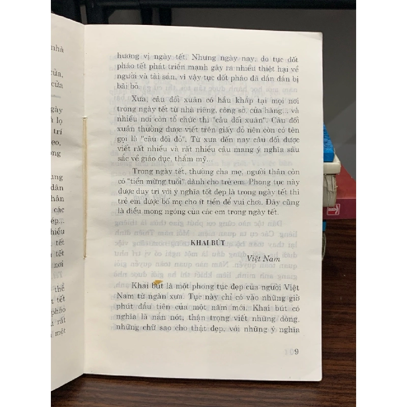 Các phong tục nổi tiếng thế giới – Đăng Khoa (biên soạn) 588566