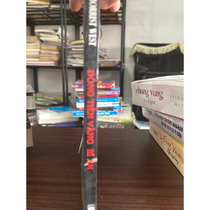 Đông Tiên Vàng Bian - Morris West 933594