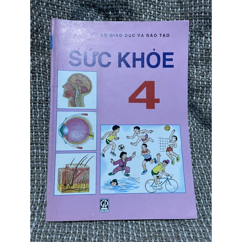 Sức khỏe lớp 4- Sách giáo khoa xưa  1038052