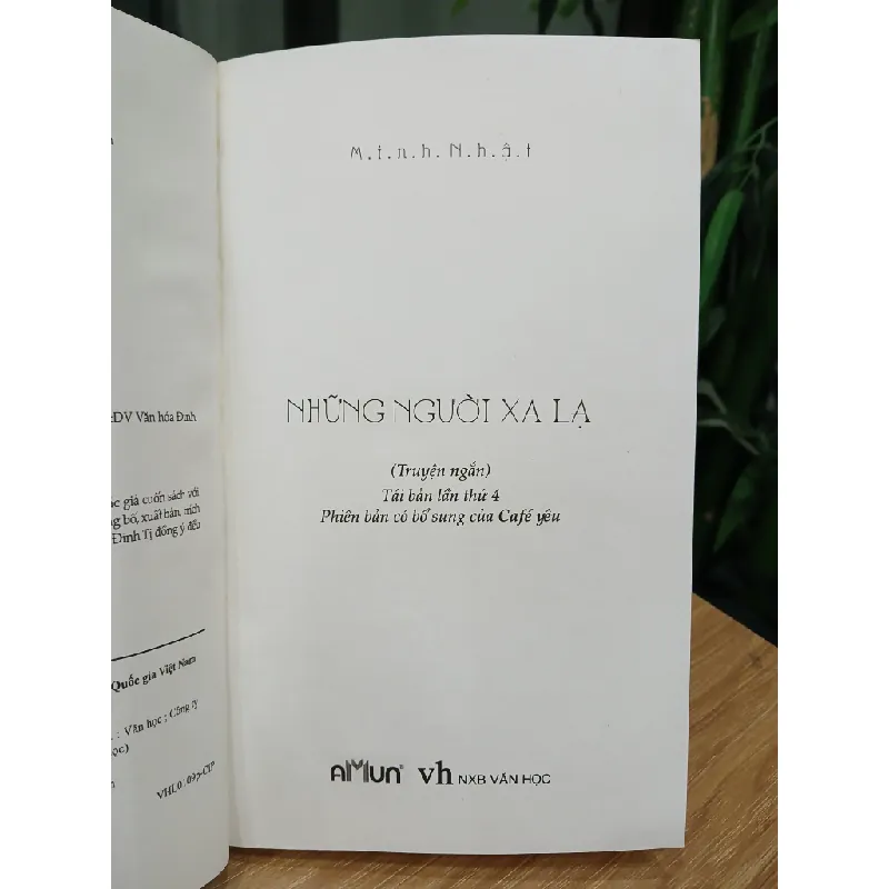 Những người xa lạ – Minh Nhật 553608