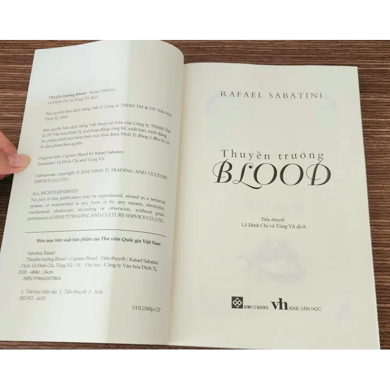 Tiểu thuyết phiêu lưu THUYỀN TRƯỞNG BLOOD (Rafael Sabatini) 993745