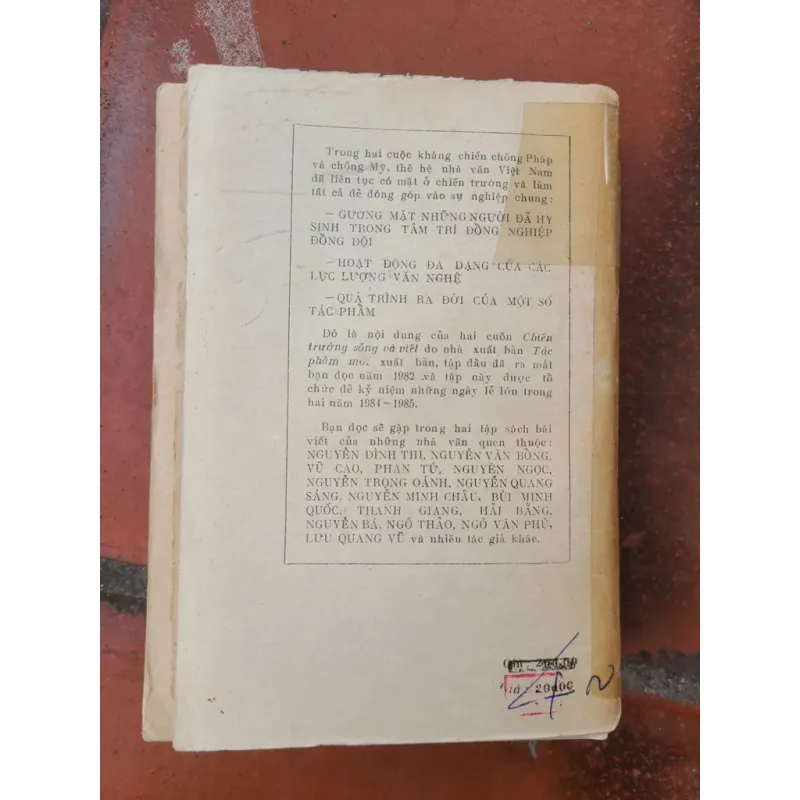 Chiến trường sống và viết 558786