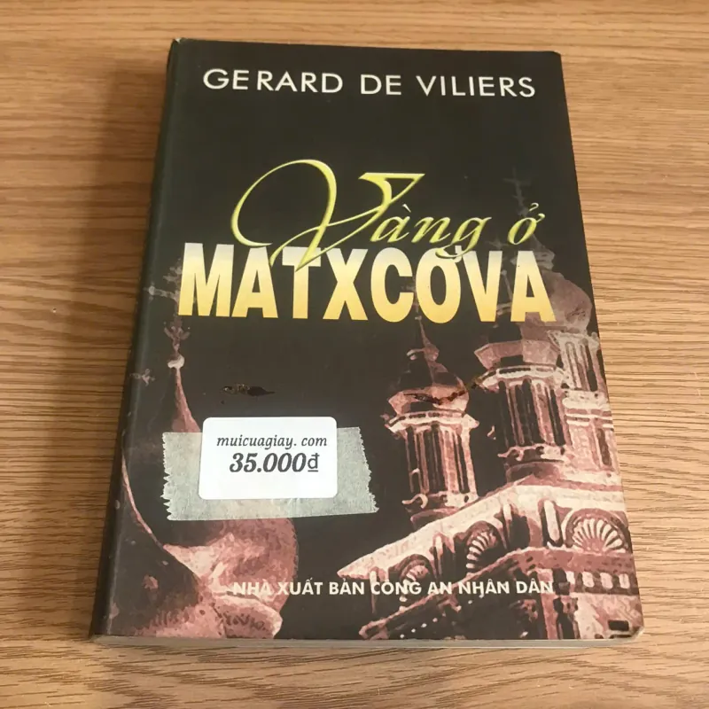 Vàng ở Matxcơva - Gerard De Viliers 752614