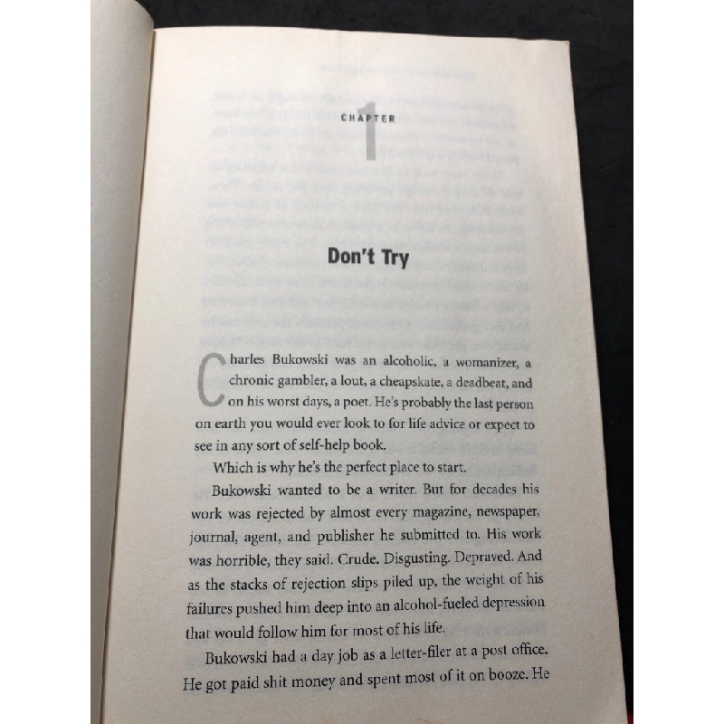 The subtle art of not giving a f*ck mới 80% bẩn nhẹ Mark Manson HPB1408 NGOẠI VĂN 350373