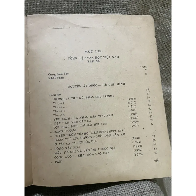 Trong tập văn học tập 36- thơ văn Hồ Chí Minh - 920 trang  958660