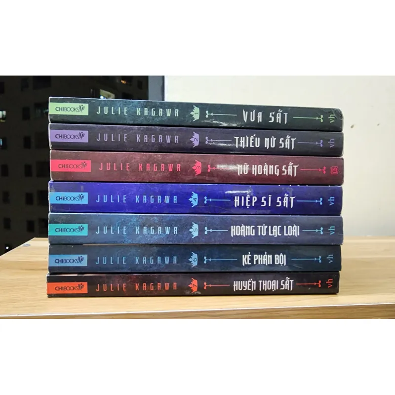 Bộ 7 tập của tác giả Julie Kagawa 703518
