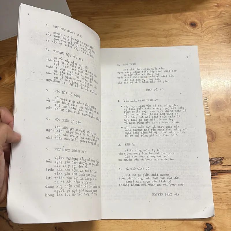 II Sách Photo: Kỷ Vật Tháng Một Một Chín Bảy Ba _ Giai Phẩm Xuân Quý Sửu 704004