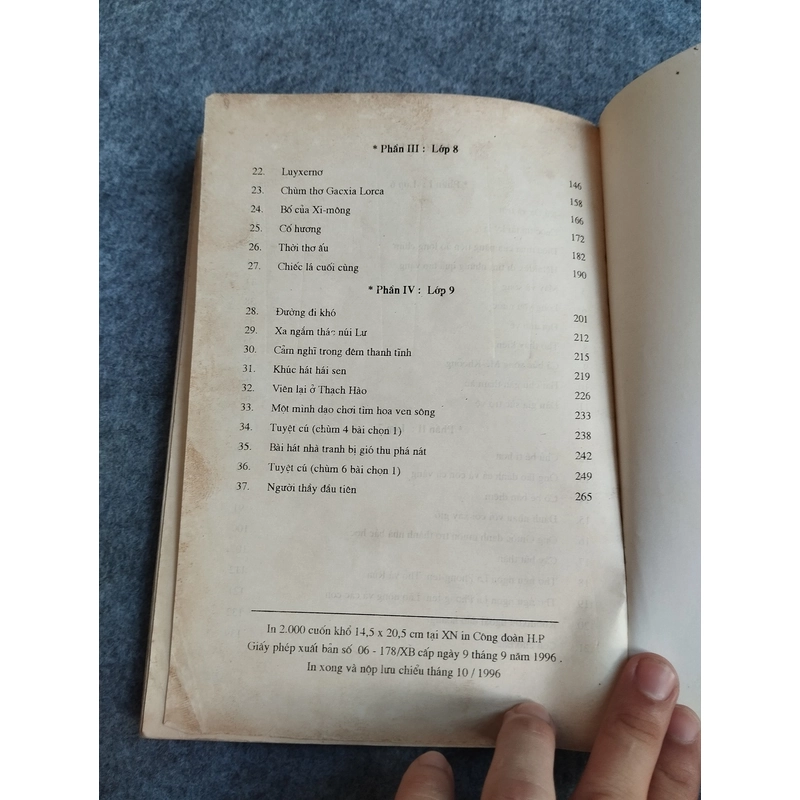 THƠ VĂN NƯỚC NGOÀI TRÊN TRANG SÁCH PHỔ THÔNG TRUNG HỌC 551780