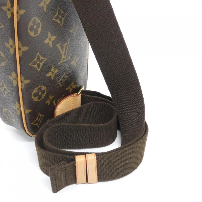 Túi đeo vai Louis Vuitton Monogram Pochette Gange M51870 610912