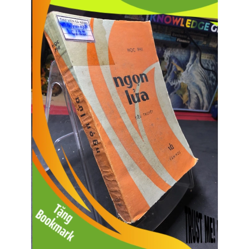(TẶNG BOOKMARK) Ngọn lửa mới 50% ố nặng bẩn rách bìa có dấu mộc và viết nhẹ trang đầu 1981 Học Phi RBK0906 SÁCH VĂN HỌC 948810