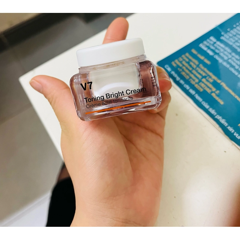 Kem dưỡng da V7 Hàn quốc chính hãng pass rẻ tone trắng hồng 537080