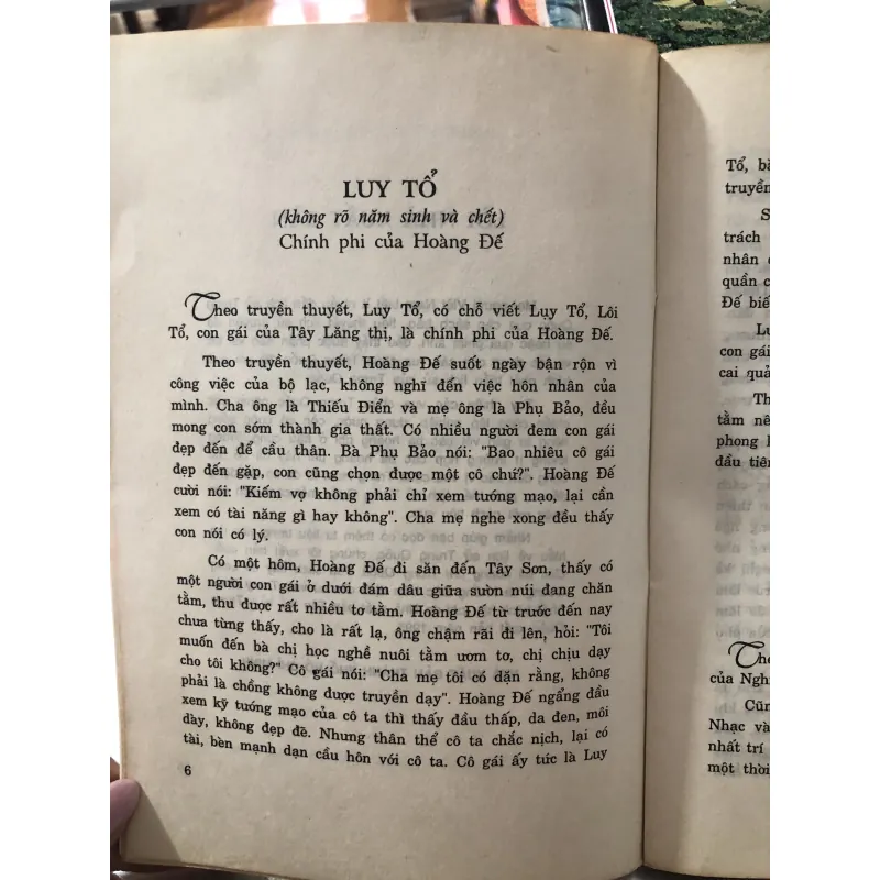 Các bà hoàng phi Trung Quốc - Long Cương và Khổng Đức dịch 971805
