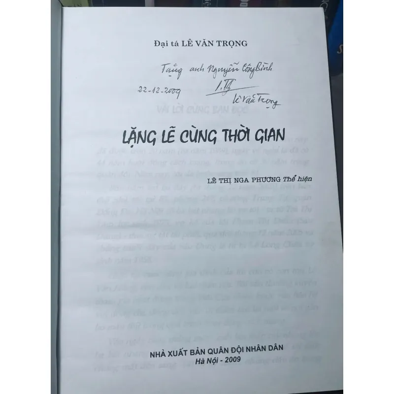SÁCH LẶNG LẼ CÙNG THỜI GIAN 713360