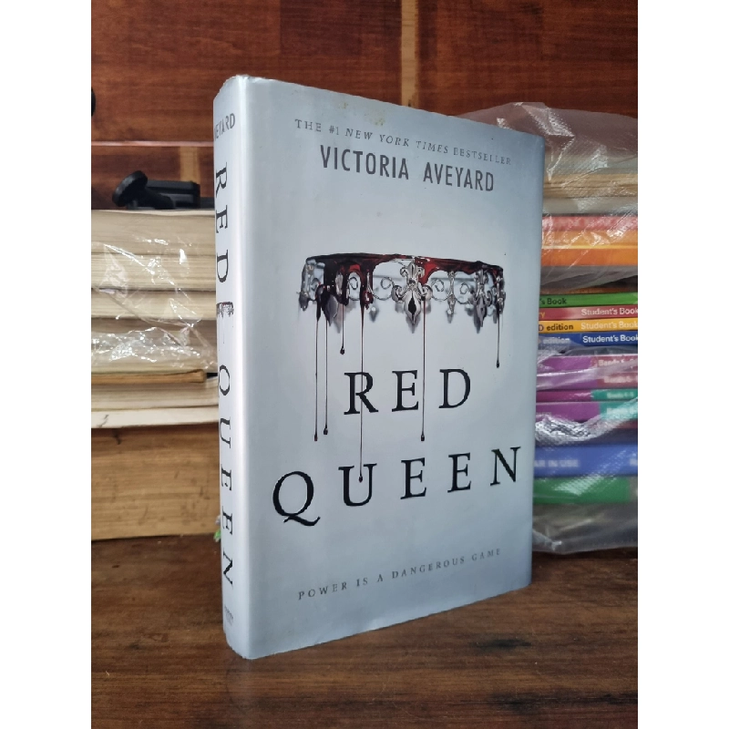 RED QUEEN : POWER IS A DANGEROUS GAME - Victoria Aveyard 147775