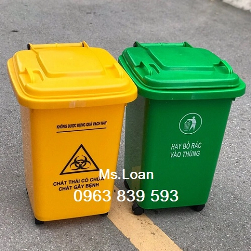 Thùng rác nhựa 60L nắp kín có bánh xe mới 100% 545154