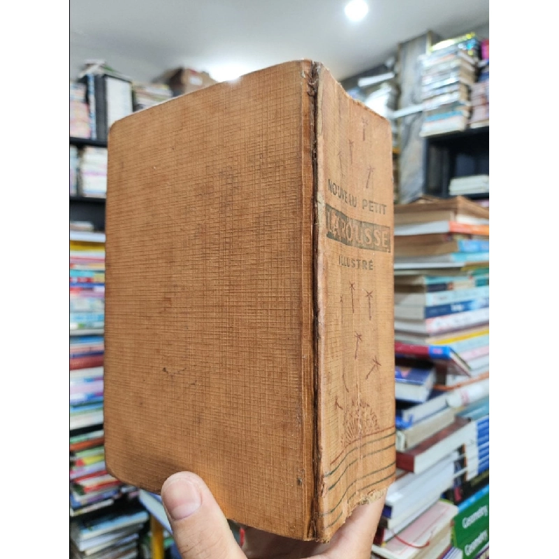 Nouveau petit larousse illustré 122487
