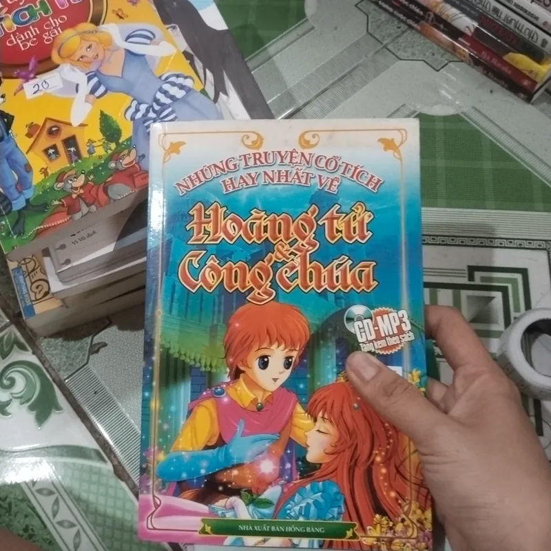 Hoàng tử và công chúa kèm đĩa  562766