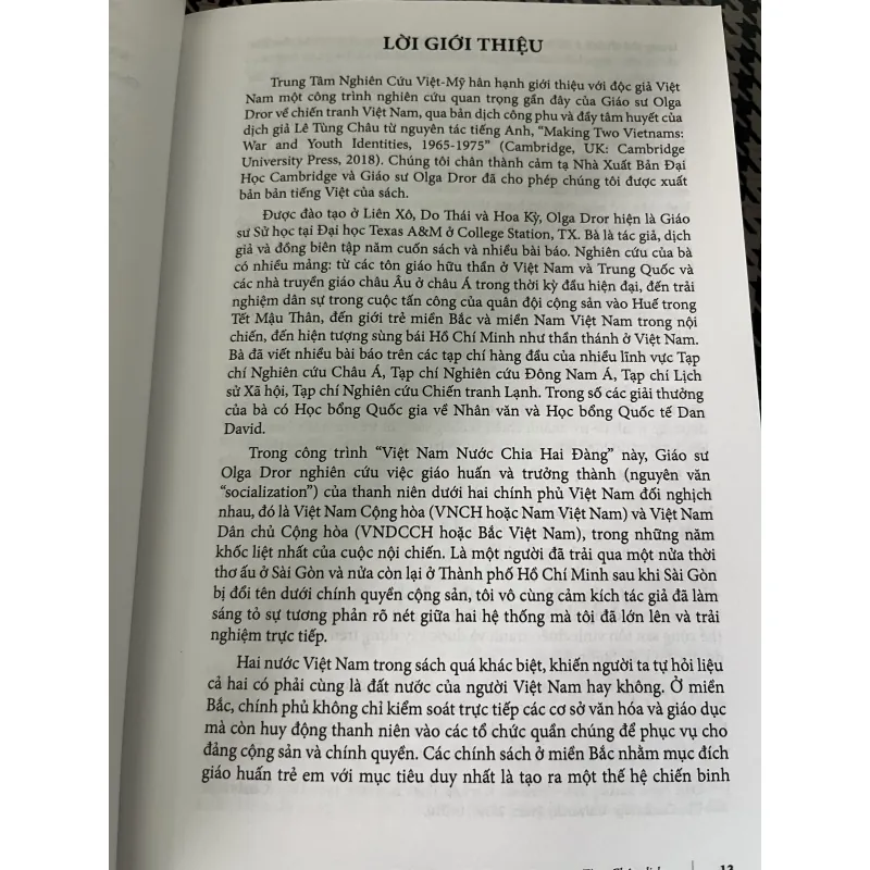 Việt Nam nước chia 2 đàng: chiến tranh và sự định hình giới trẻ 2 miền (Olga Dror)sách gốc 936739